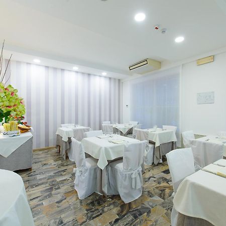 Hotel Falco Riccione Exterior photo